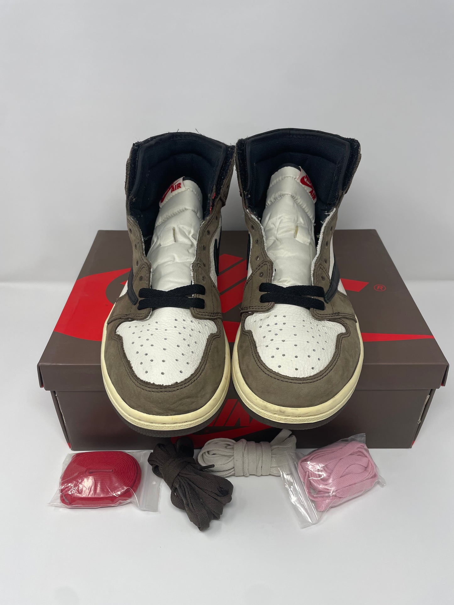 10M Travis Scott Jordan 1 high Mocha