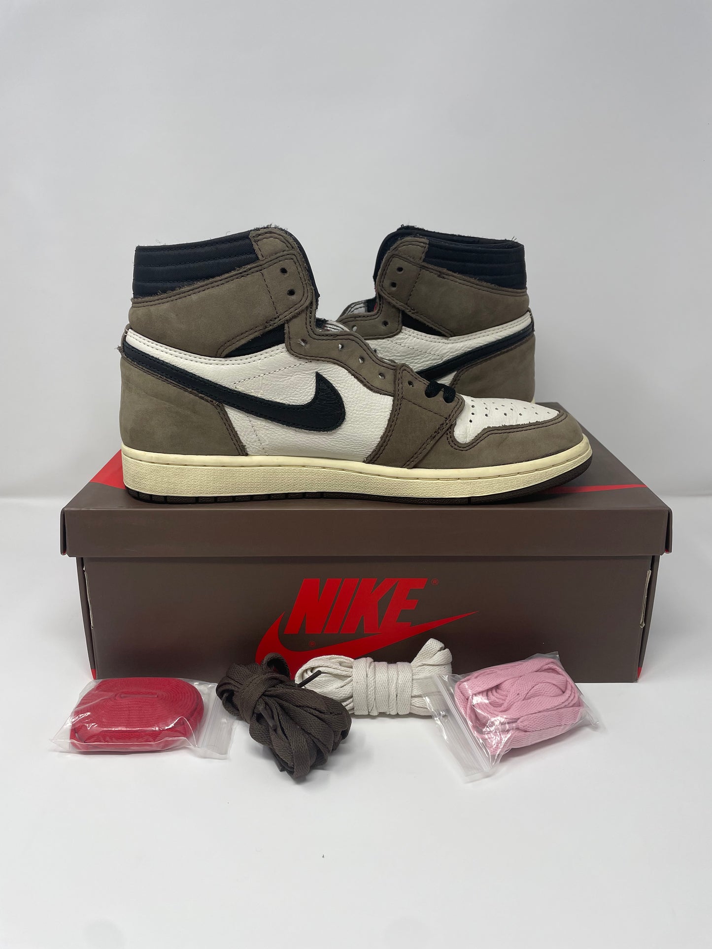 10M Travis Scott Jordan 1 high Mocha